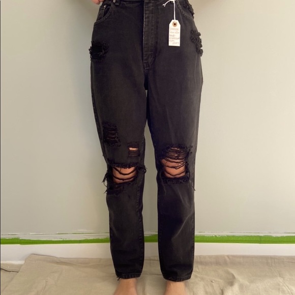 Black distressed 90s Calvin Klein mom jeans - Picture 5 of 7
